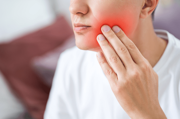 口腔內壁腫起來的​原因